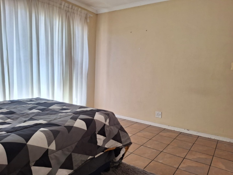 2 Bedroom Property for Sale in Daveyton Gauteng