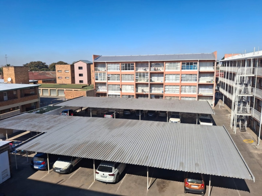 2 Bedroom Property for Sale in Daveyton Gauteng