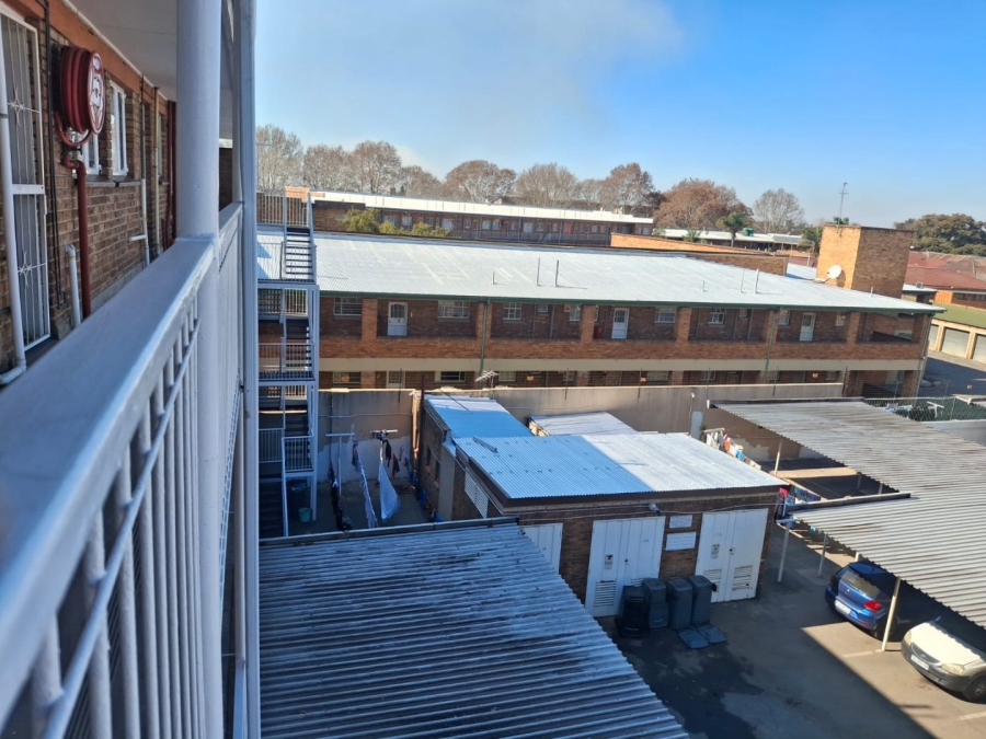 2 Bedroom Property for Sale in Daveyton Gauteng