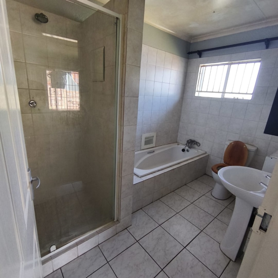 To Let 1 Bedroom Property for Rent in Primrose Gauteng