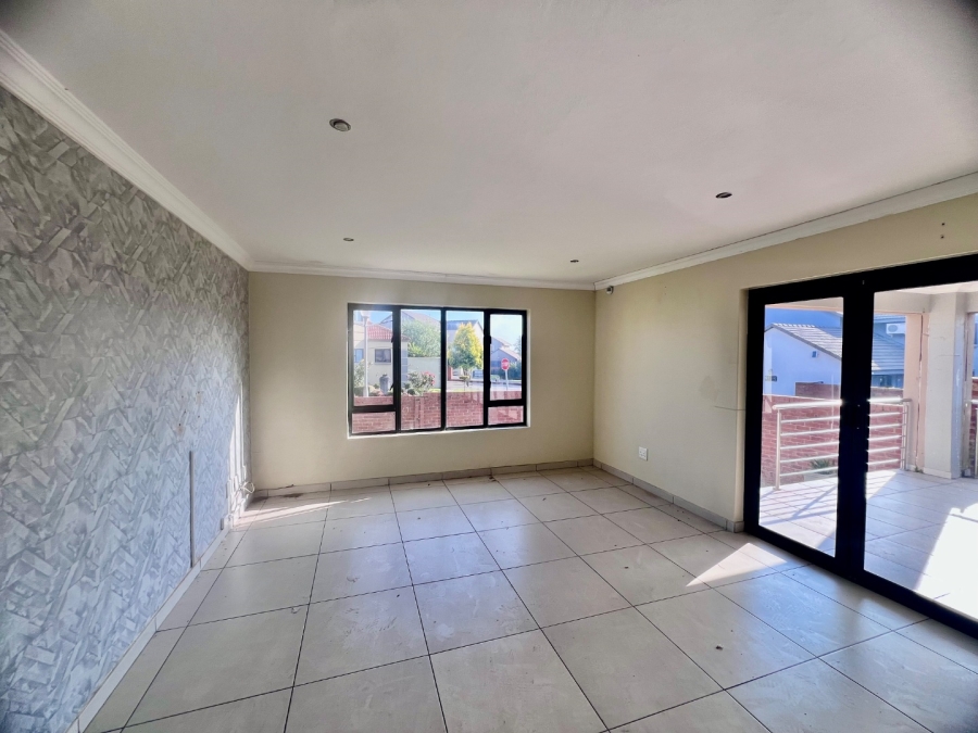 3 Bedroom Property for Sale in Bronberg Close Gauteng