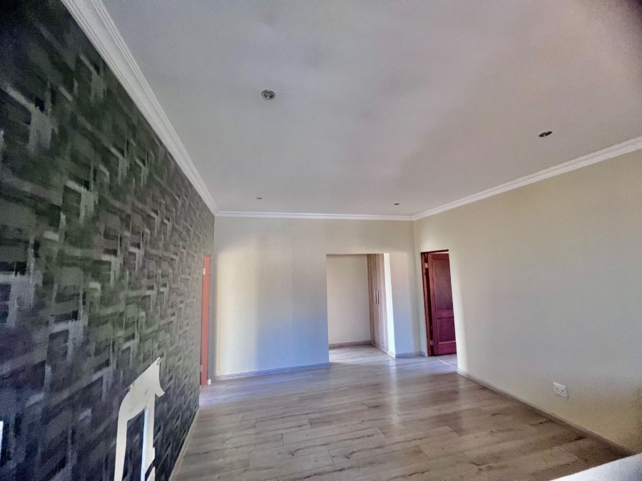 3 Bedroom Property for Sale in Bronberg Close Gauteng