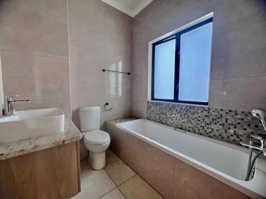 3 Bedroom Property for Sale in Bronberg Close Gauteng