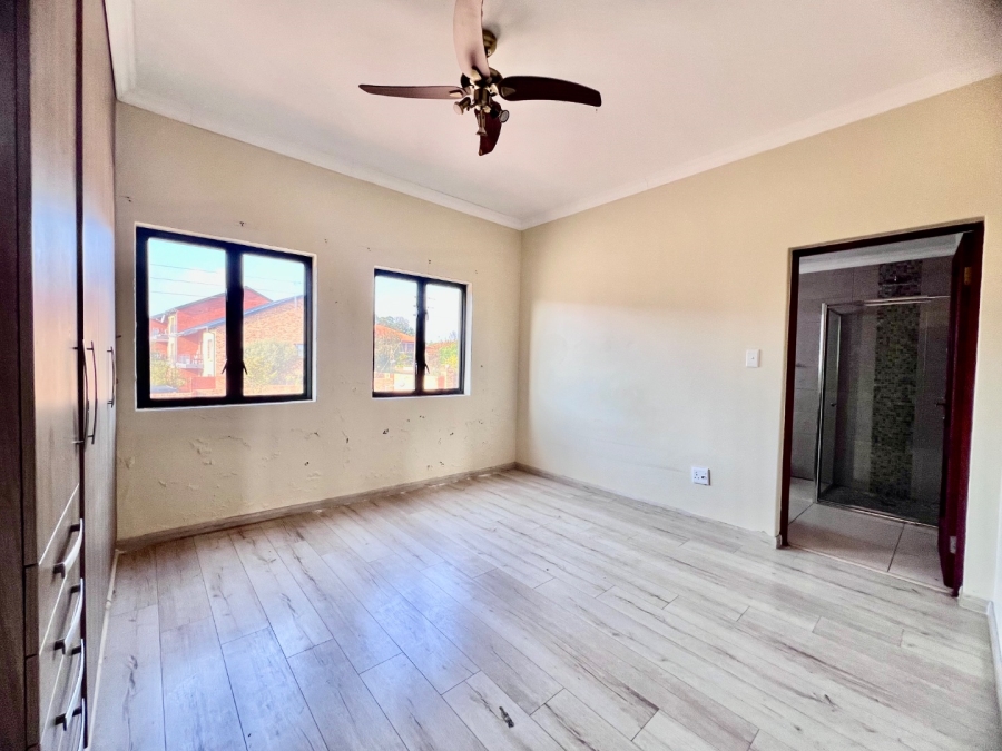 3 Bedroom Property for Sale in Bronberg Close Gauteng