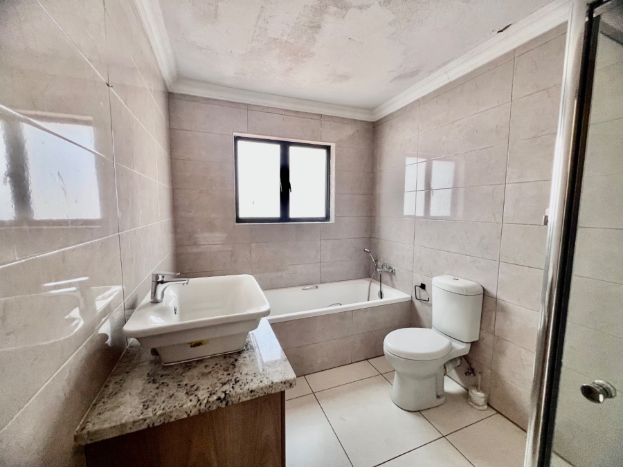 3 Bedroom Property for Sale in Bronberg Close Gauteng