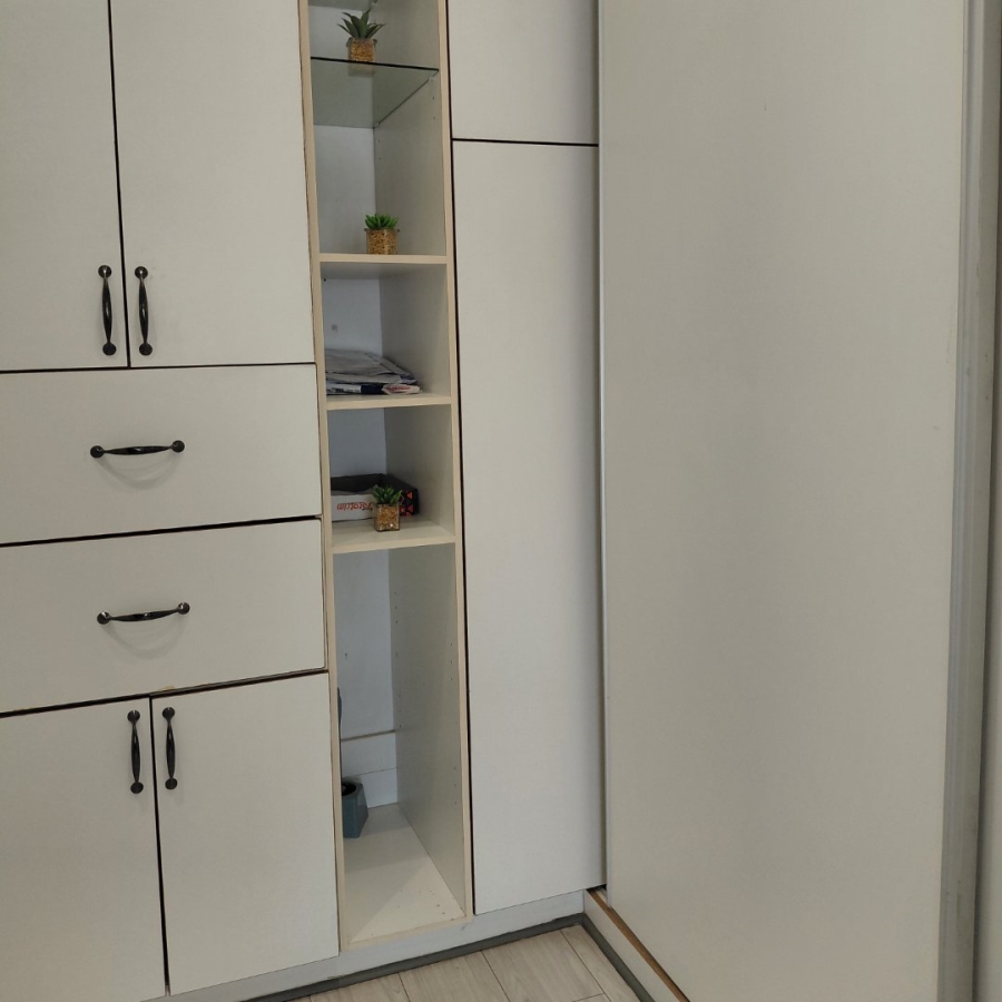 To Let 1 Bedroom Property for Rent in Waterkloof Gauteng
