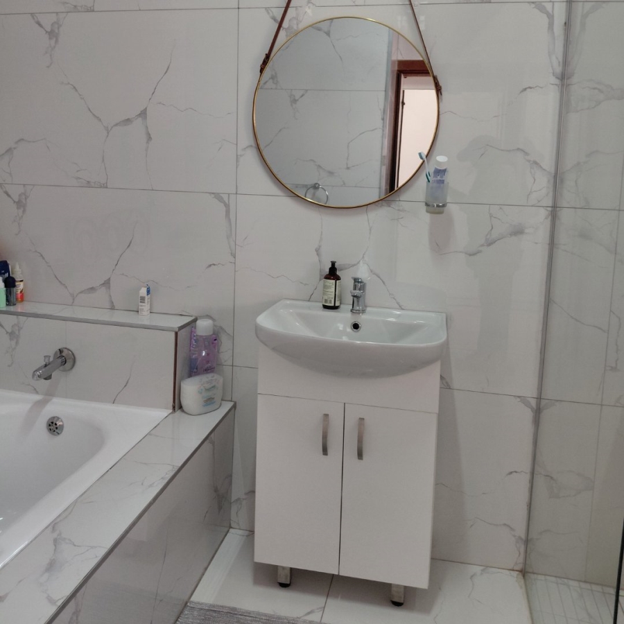 To Let 1 Bedroom Property for Rent in Waterkloof Gauteng