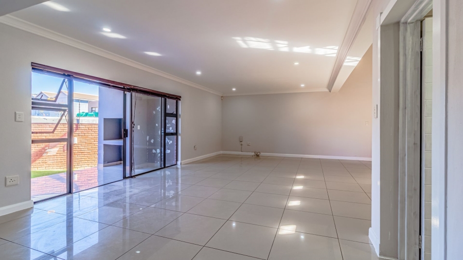 4 Bedroom Property for Sale in Willowbrook Gauteng