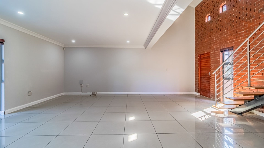 4 Bedroom Property for Sale in Willowbrook Gauteng