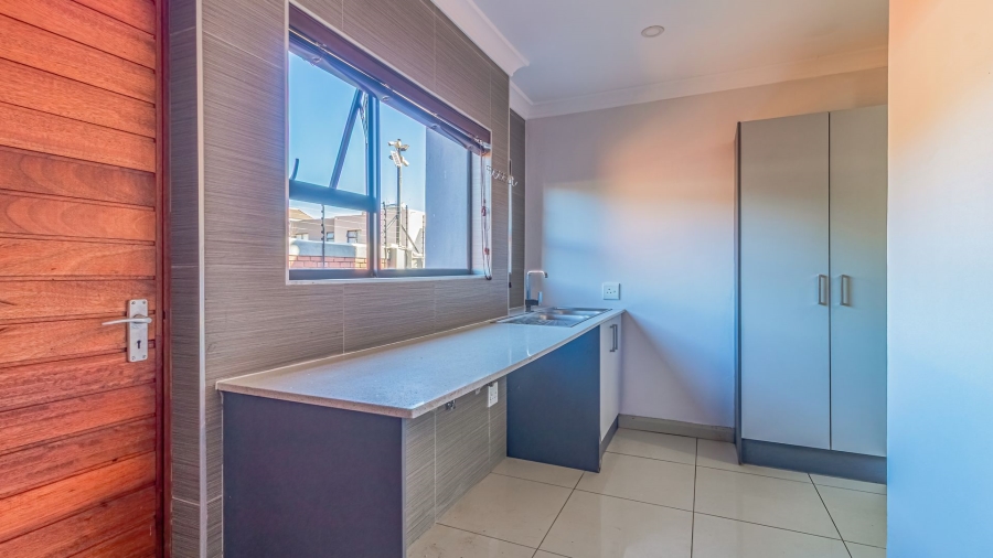 4 Bedroom Property for Sale in Willowbrook Gauteng