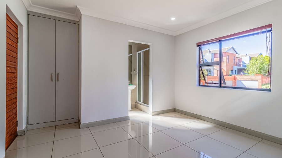4 Bedroom Property for Sale in Willowbrook Gauteng