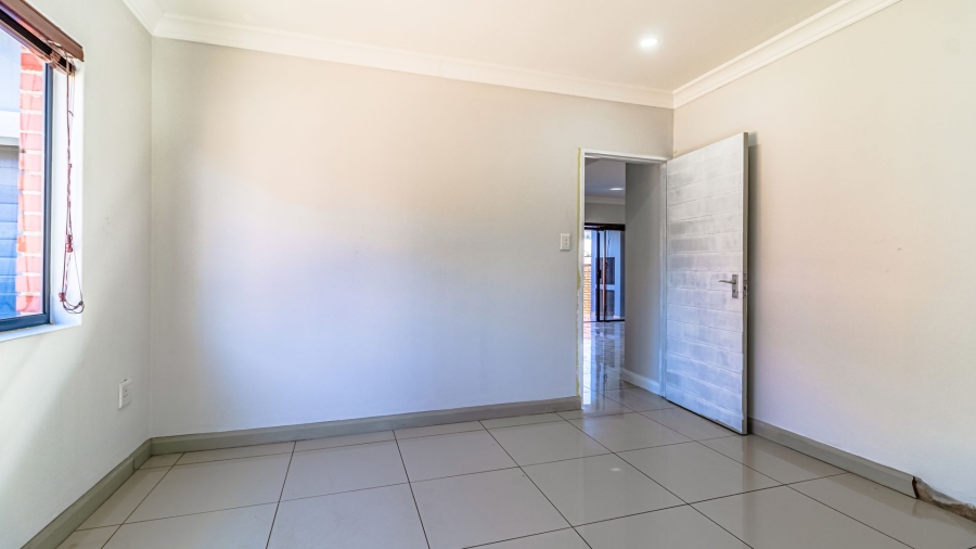 4 Bedroom Property for Sale in Willowbrook Gauteng