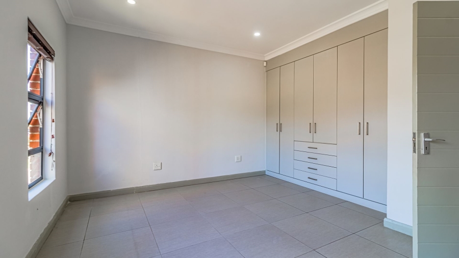 4 Bedroom Property for Sale in Willowbrook Gauteng