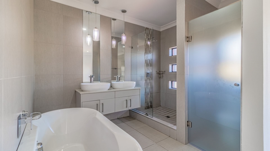 4 Bedroom Property for Sale in Willowbrook Gauteng