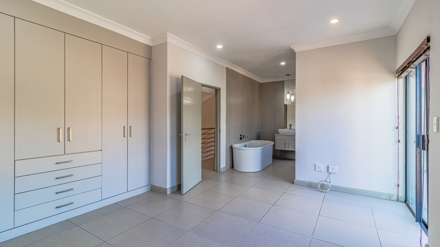 4 Bedroom Property for Sale in Willowbrook Gauteng