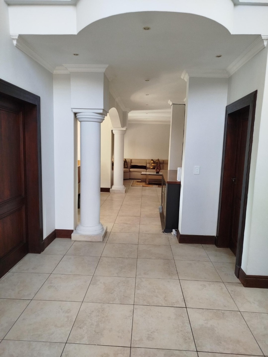To Let 4 Bedroom Property for Rent in Sandown Gauteng