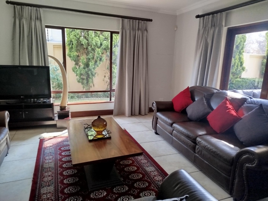 To Let 4 Bedroom Property for Rent in Sandown Gauteng