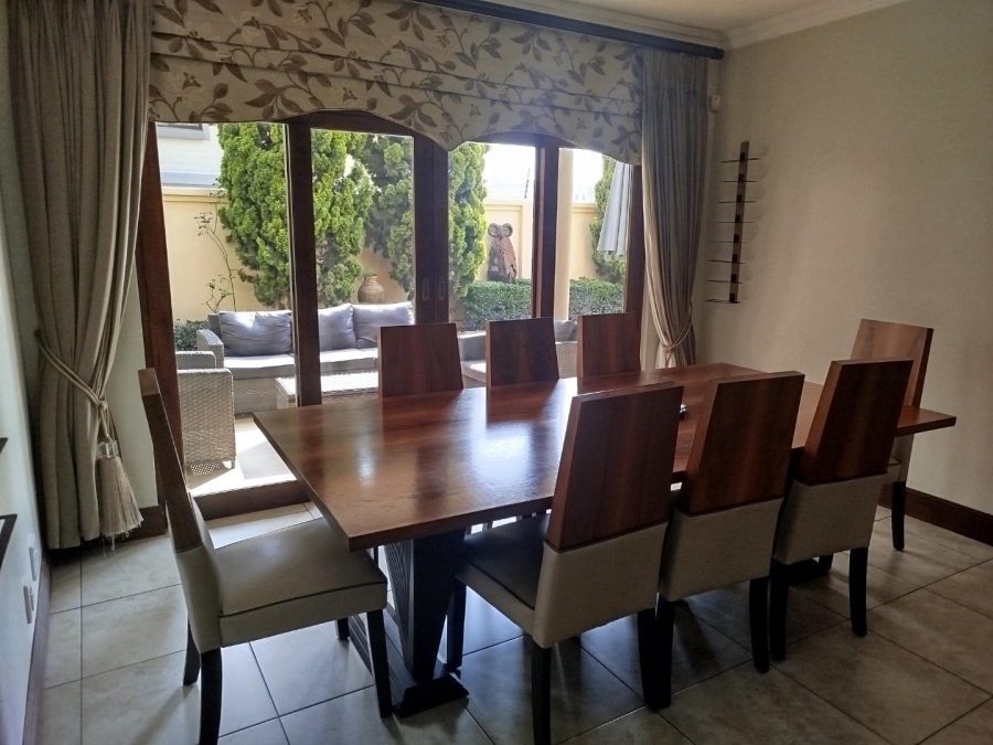 To Let 4 Bedroom Property for Rent in Sandown Gauteng