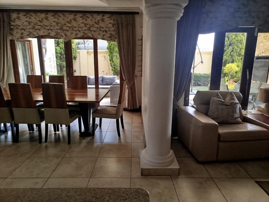 To Let 4 Bedroom Property for Rent in Sandown Gauteng
