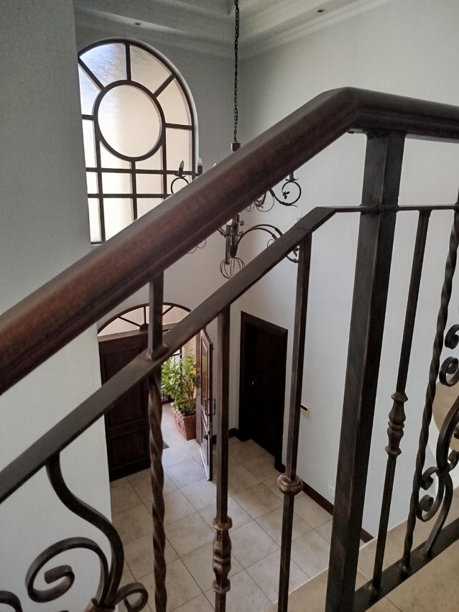 To Let 4 Bedroom Property for Rent in Sandown Gauteng