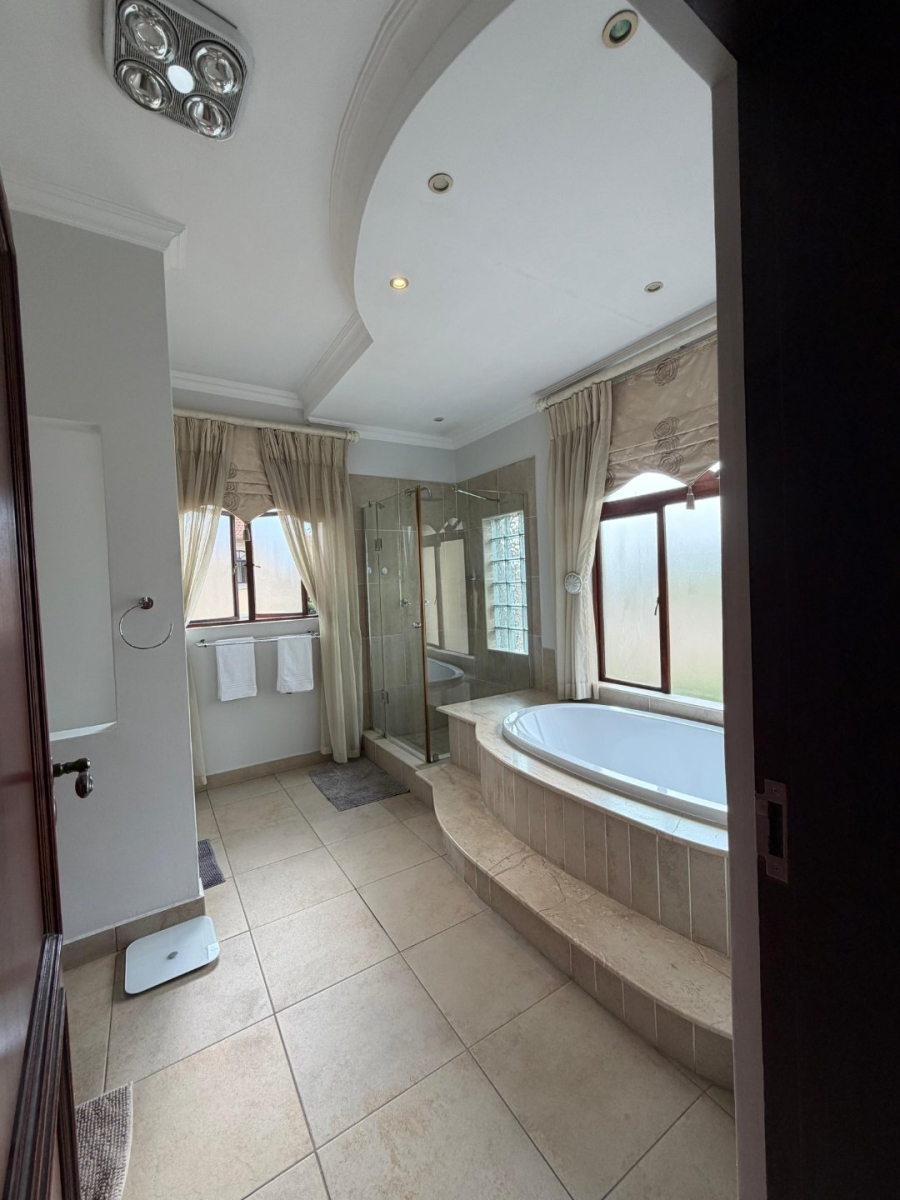 To Let 4 Bedroom Property for Rent in Sandown Gauteng