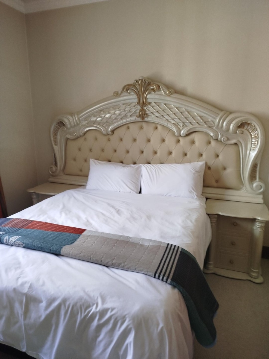 To Let 4 Bedroom Property for Rent in Sandown Gauteng