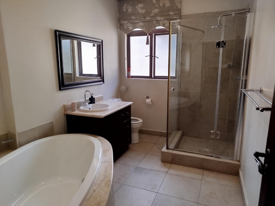 To Let 4 Bedroom Property for Rent in Sandown Gauteng