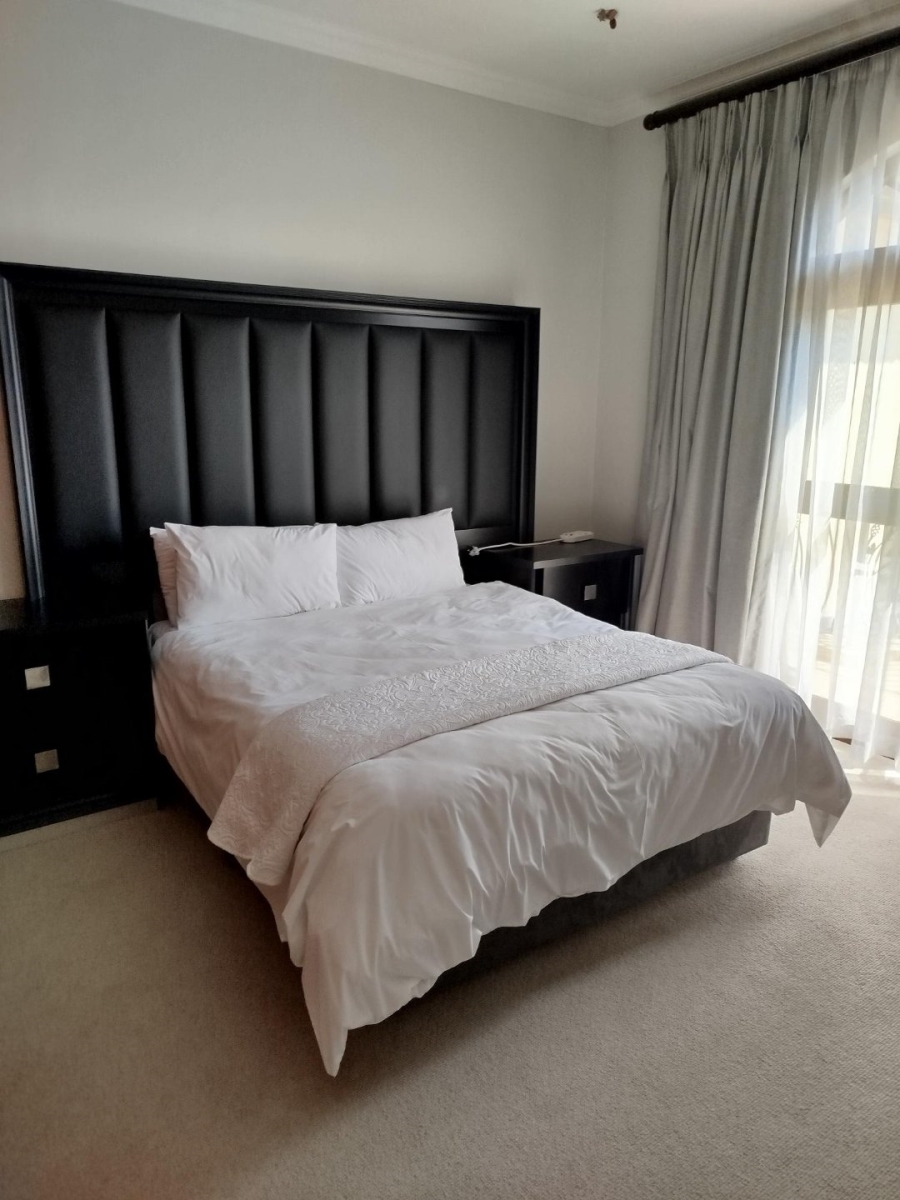 To Let 4 Bedroom Property for Rent in Sandown Gauteng