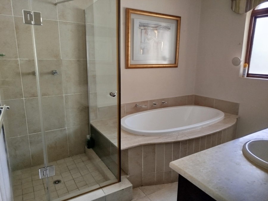 To Let 4 Bedroom Property for Rent in Sandown Gauteng