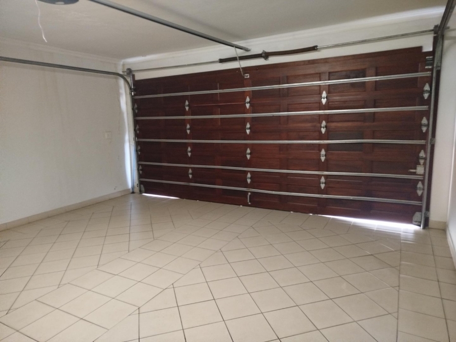 To Let 4 Bedroom Property for Rent in Sandown Gauteng