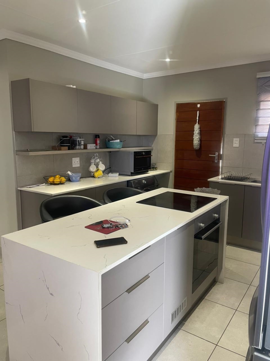 To Let 3 Bedroom Property for Rent in Lion Pride Gauteng