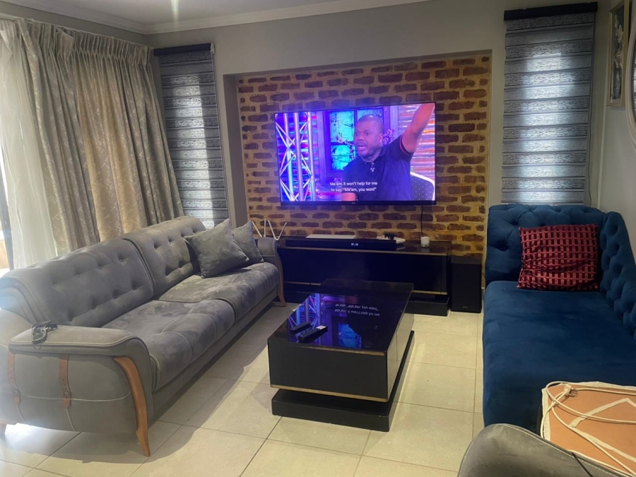 To Let 3 Bedroom Property for Rent in Lion Pride Gauteng