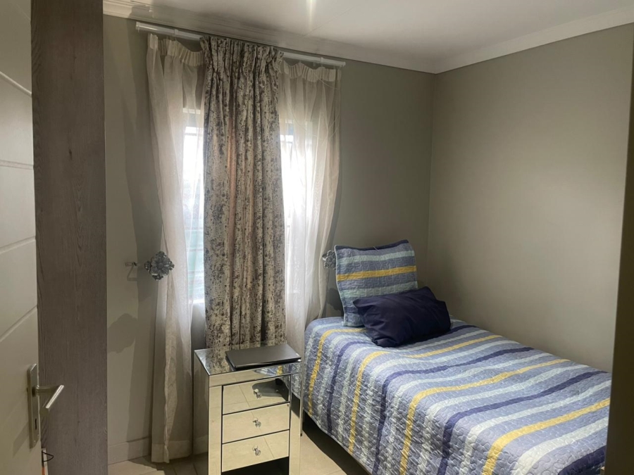 To Let 3 Bedroom Property for Rent in Lion Pride Gauteng