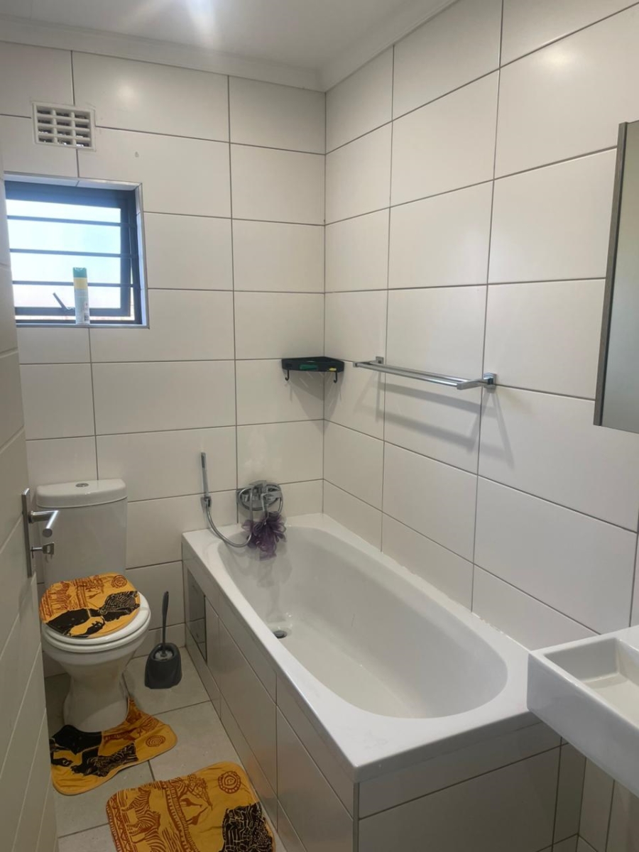 To Let 3 Bedroom Property for Rent in Lion Pride Gauteng