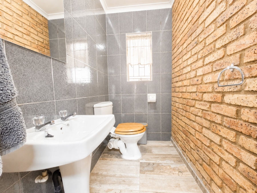 3 Bedroom Property for Sale in Sunward Park Gauteng