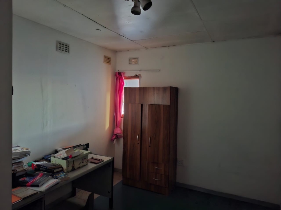 17 Bedroom Property for Sale in Brixton Gauteng