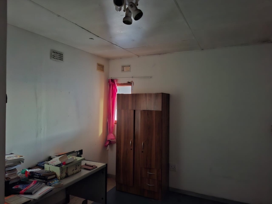 17 Bedroom Property for Sale in Brixton Gauteng