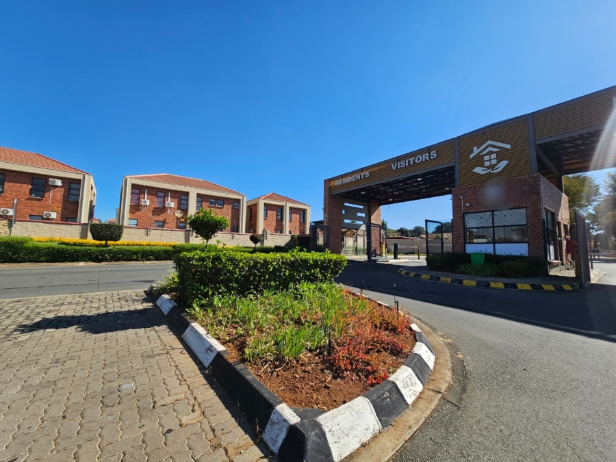3 Bedroom Property for Sale in Heuwelsig Estate Gauteng