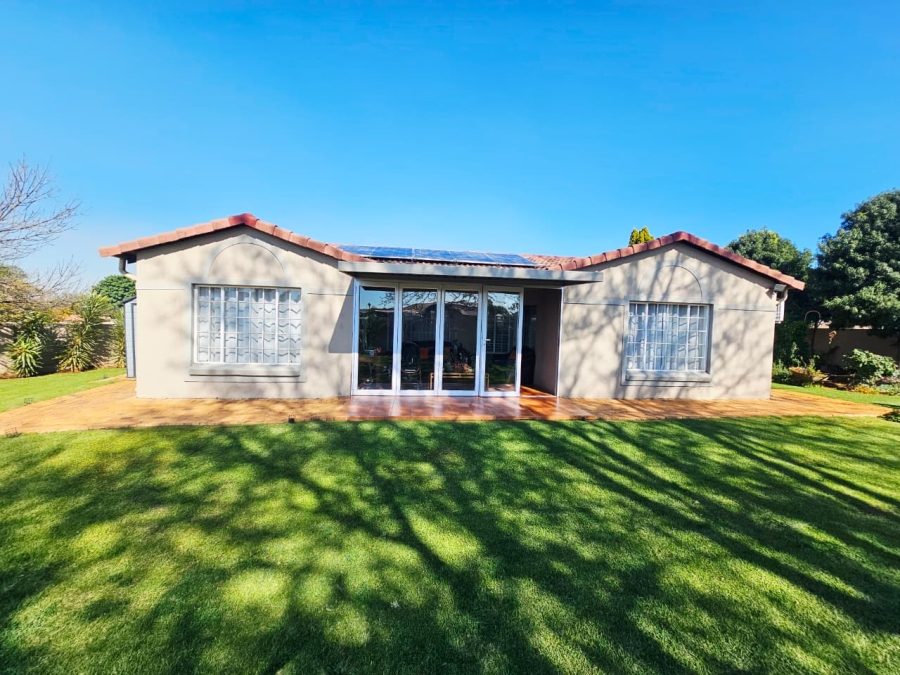 3 Bedroom Property for Sale in Heuwelsig Estate Gauteng