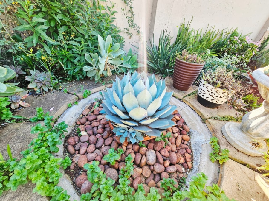 3 Bedroom Property for Sale in Heuwelsig Estate Gauteng