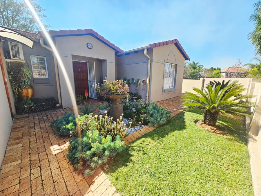 3 Bedroom Property for Sale in Heuwelsig Estate Gauteng