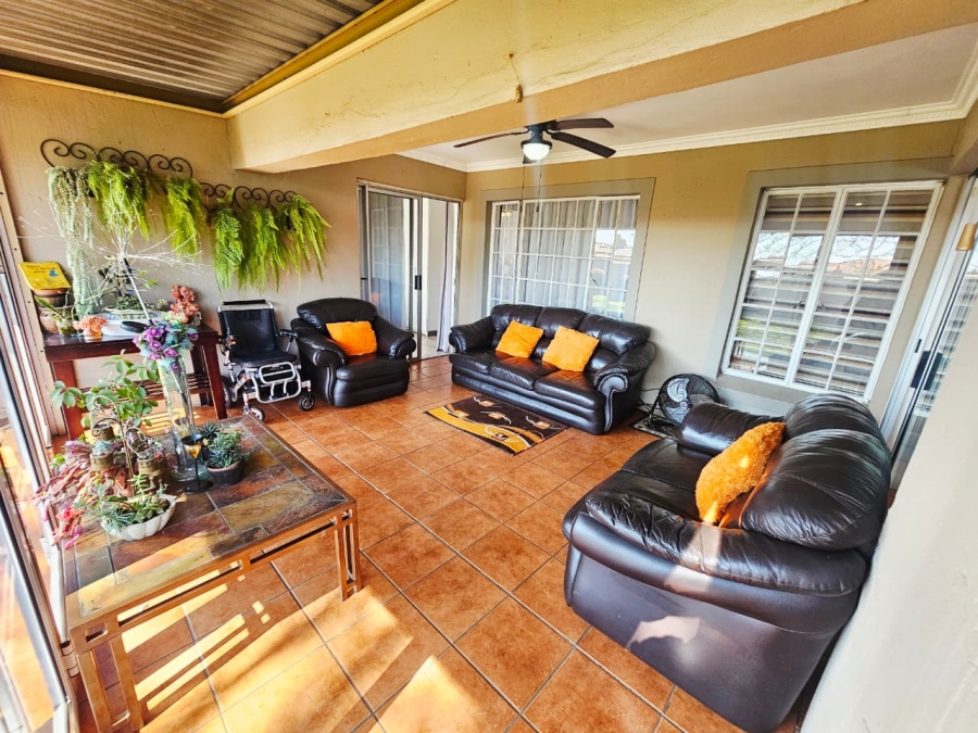 3 Bedroom Property for Sale in Heuwelsig Estate Gauteng