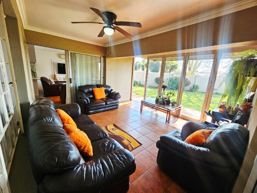 3 Bedroom Property for Sale in Heuwelsig Estate Gauteng