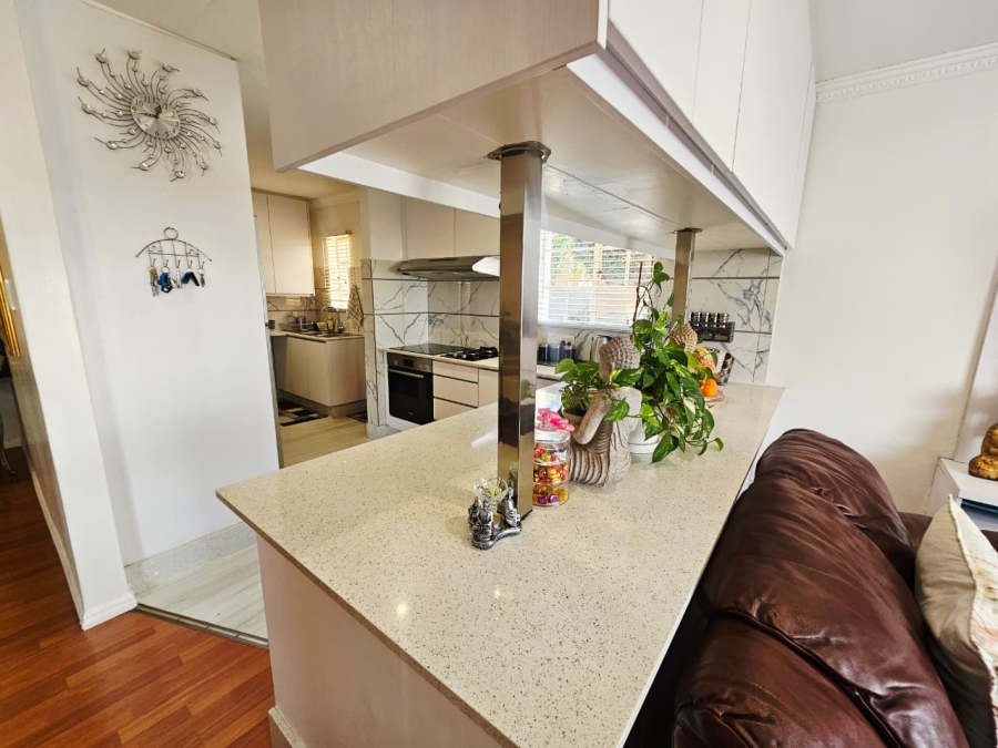 3 Bedroom Property for Sale in Heuwelsig Estate Gauteng