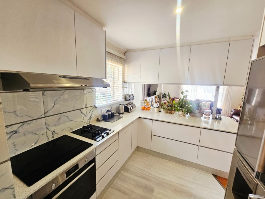 3 Bedroom Property for Sale in Heuwelsig Estate Gauteng
