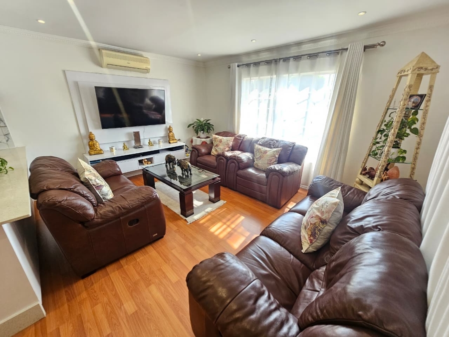 3 Bedroom Property for Sale in Heuwelsig Estate Gauteng