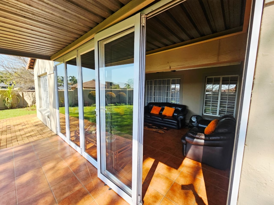 3 Bedroom Property for Sale in Heuwelsig Estate Gauteng