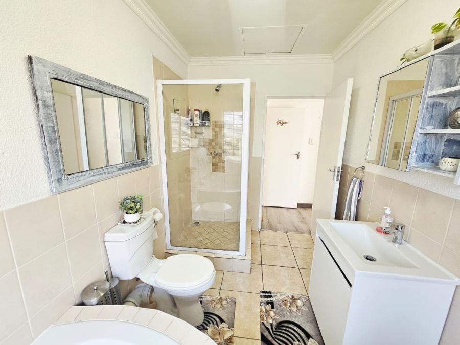 3 Bedroom Property for Sale in Heuwelsig Estate Gauteng