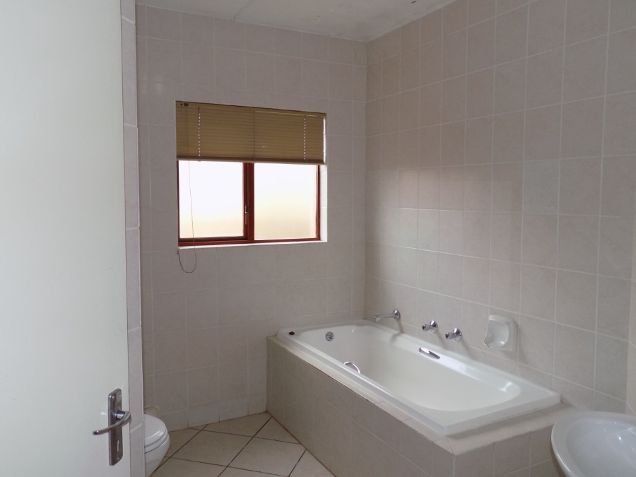 2 Bedroom Property for Sale in Ridgeway Gauteng