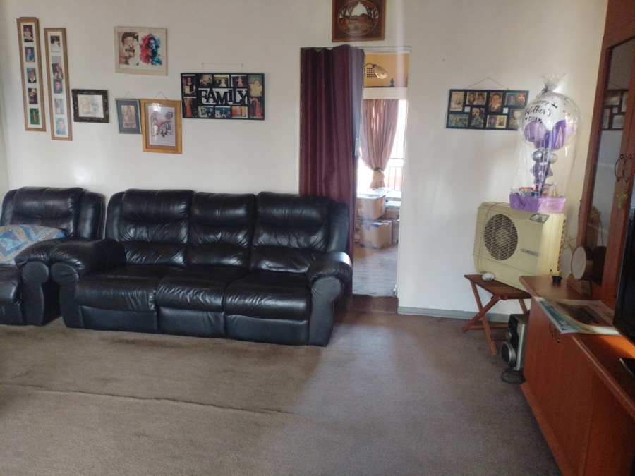 3 Bedroom Property for Sale in Casseldale Gauteng